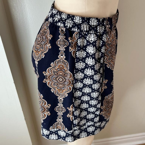 H&M Conscious Printed Short Shorts - Picture 7 of 8